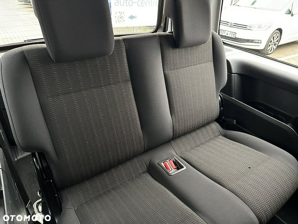 Volkswagen Caddy Maxi 2.0 TDI Comfortline DSG - 24