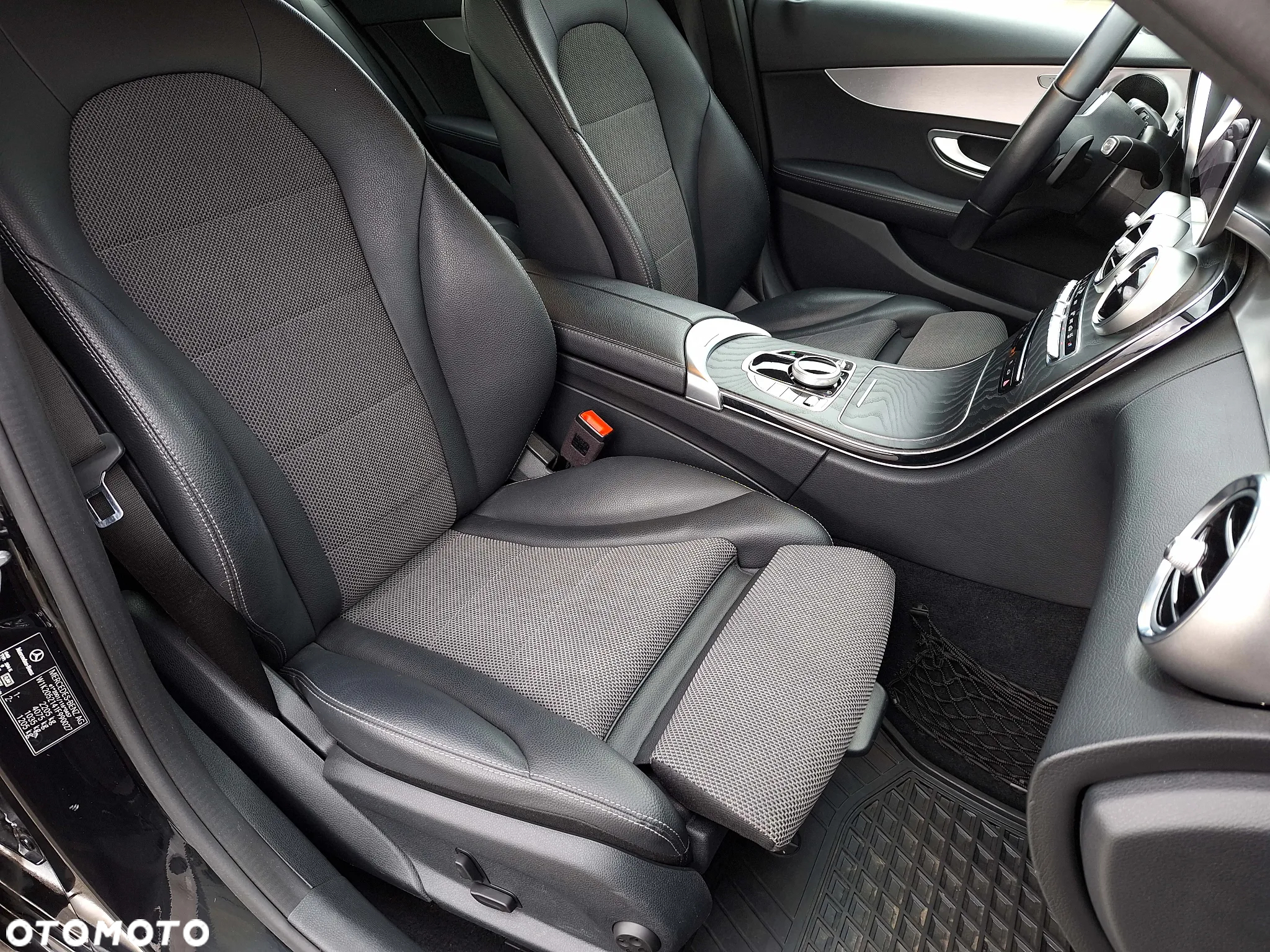 Mercedes-Benz Klasa C 220 d 9G-TRONIC - 27