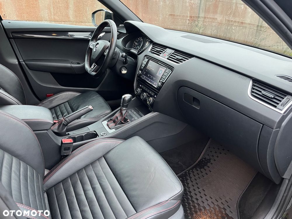 Skoda Octavia 2.0 TDI DSG RS - 19