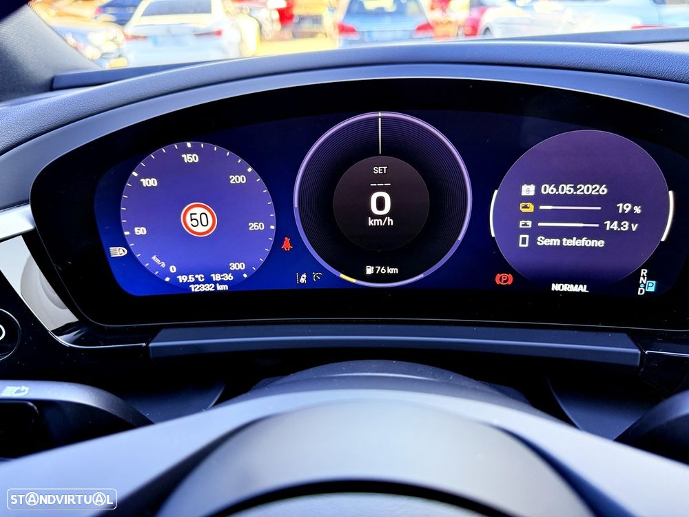 Porsche Macan Electric 4 - 15