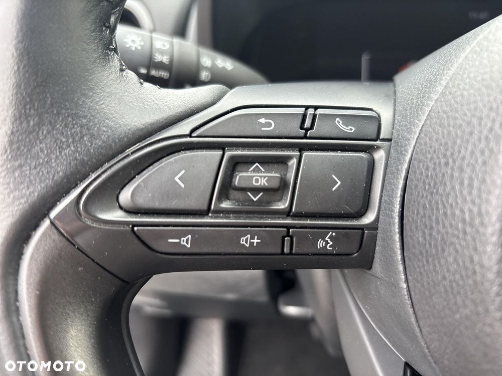 Toyota Yaris Hybrid 1.5 Style - 23