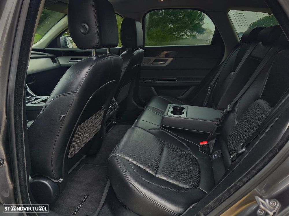 Jaguar XF Sportbrake 20d Aut. Prestige - 16