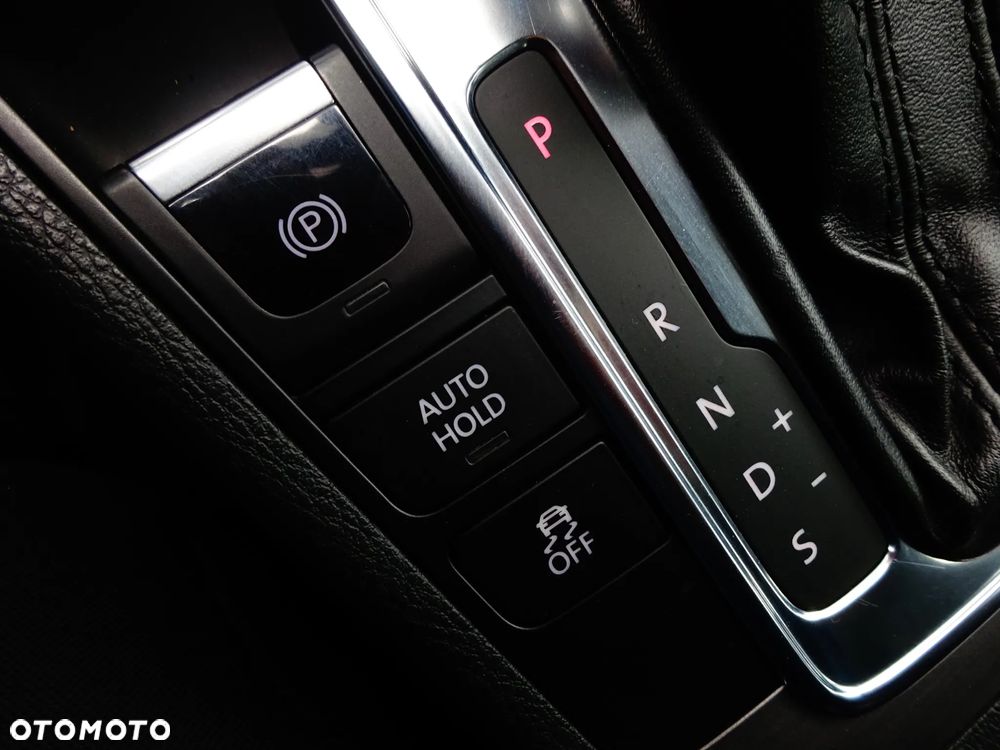 Volkswagen Passat - 11