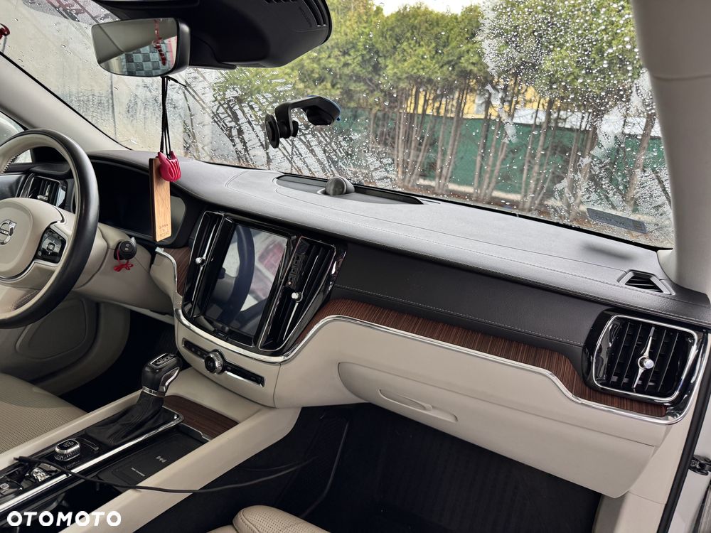 Volvo V60 D4 Inscription - 8