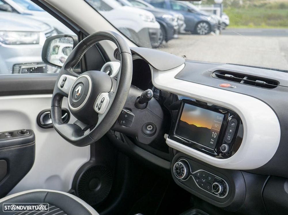 Renault Twingo Z.E. 22 Intens - 32