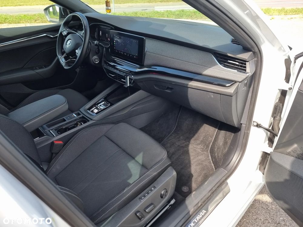 Skoda Octavia Combi 2.0 TDI DSG Ambition - 7