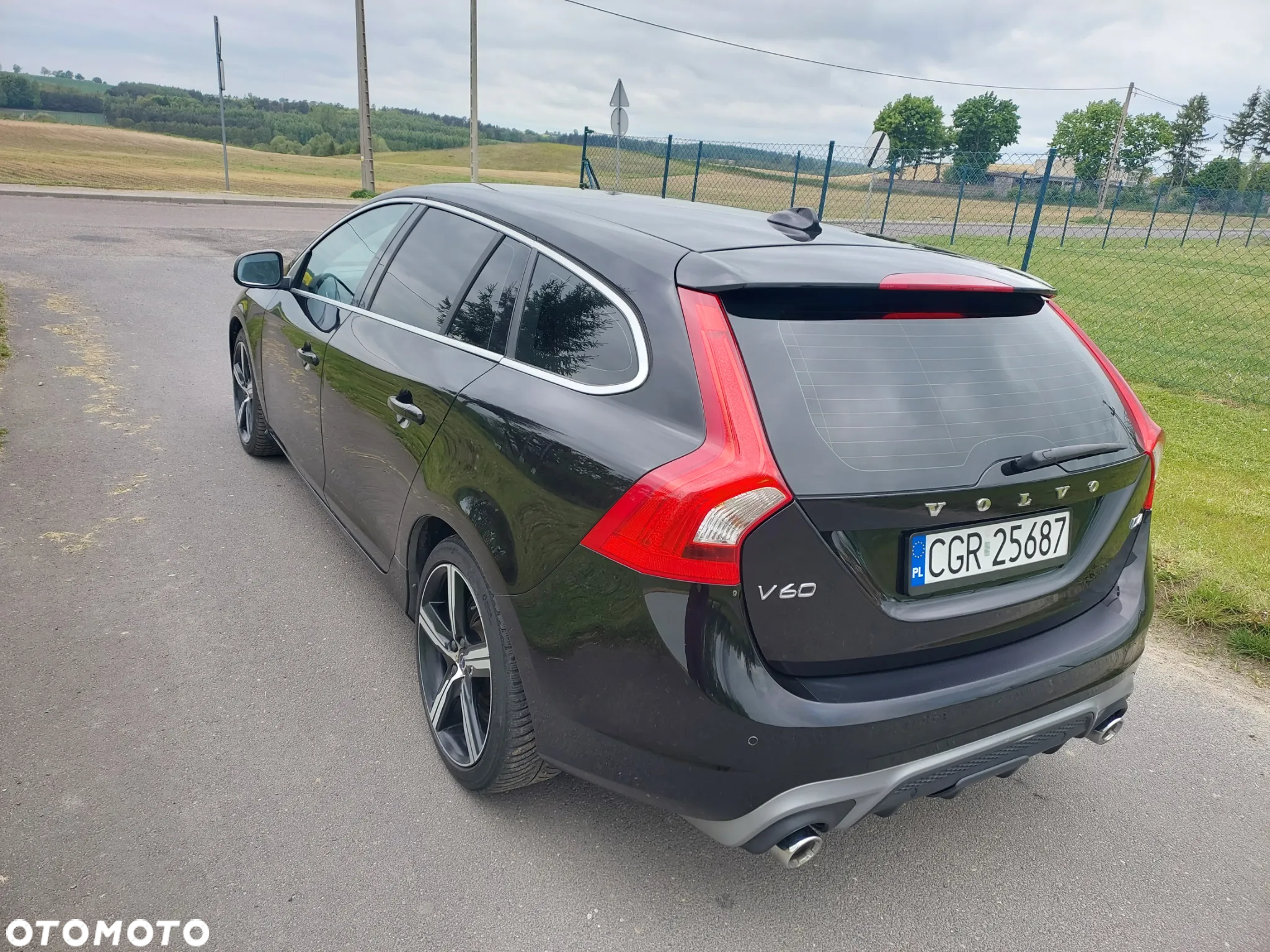 Volvo V60 D4 Geartronic R-Design - 3