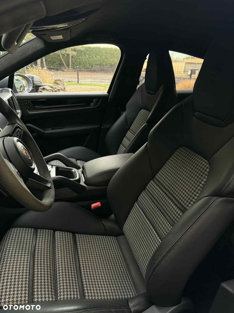 Porsche Cayenne Standard - 14