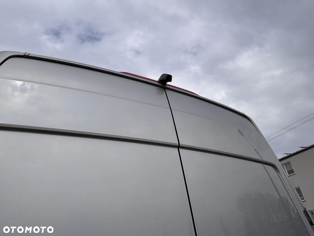 Volkswagen Crafter - 14
