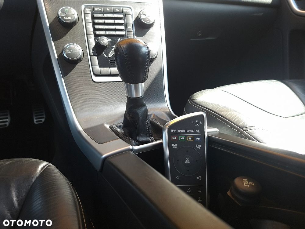 Volvo XC 60 D4 RDesign - 26