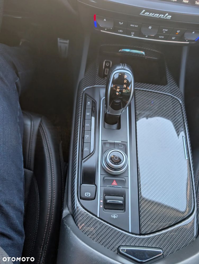 Maserati Levante S Q4 GranSport - 11