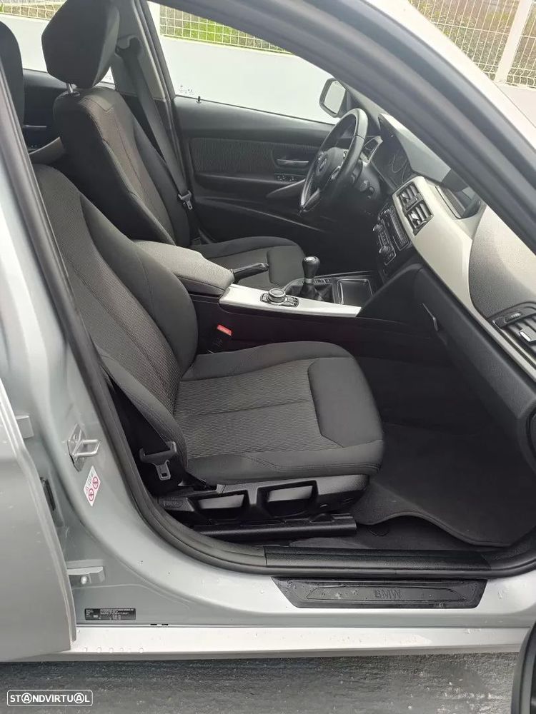 BMW 318 d M Sport - 31