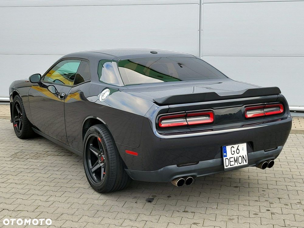 Dodge Challenger - 13