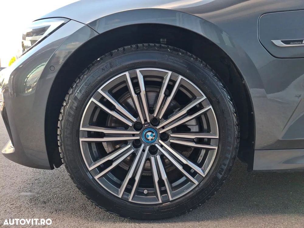 BMW Seria 3 320e xDrive AT PHEV - 24