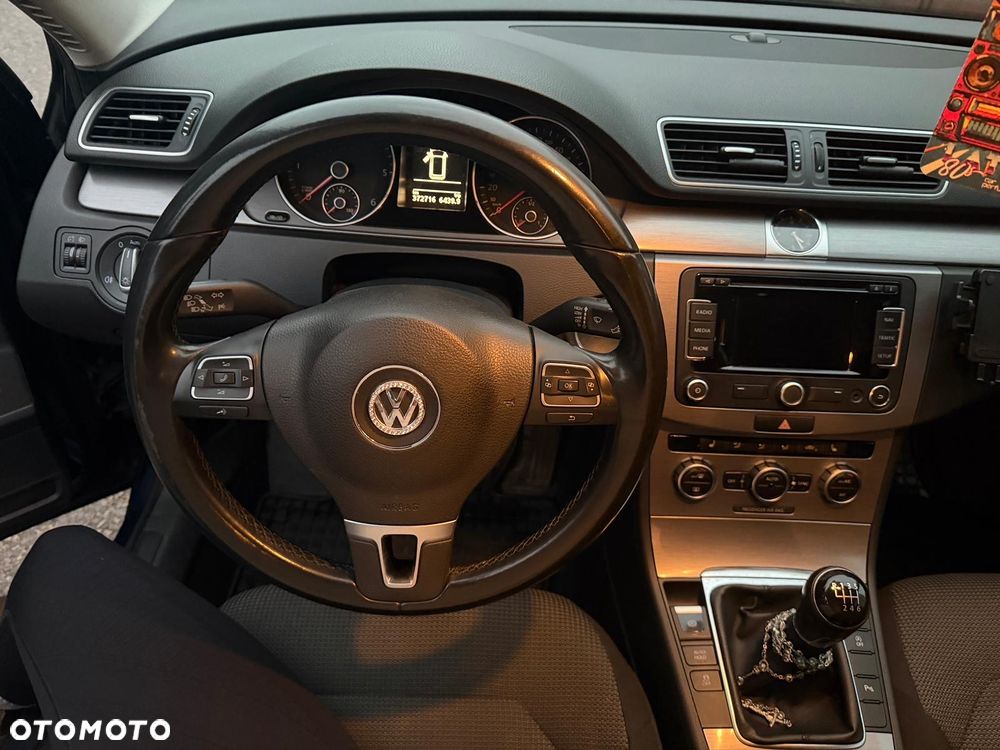 Volkswagen Passat 2.0 TDI Trendline - 9