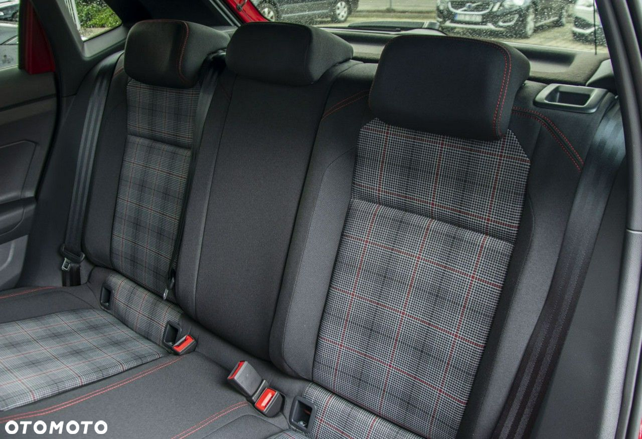 Volkswagen Polo - 18