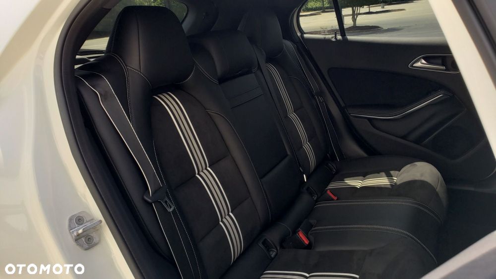 Mercedes-Benz GLA 250 7G-DCT Peak Edition - 38