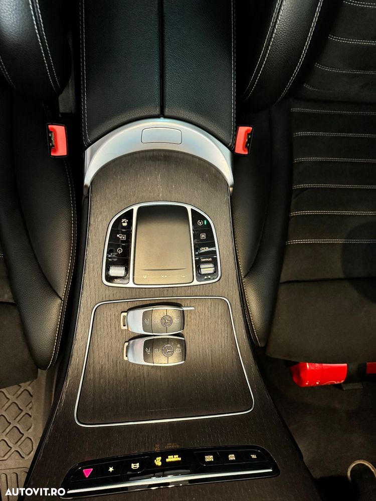 Mercedes-Benz GLC 300 d 4MATIC - 25