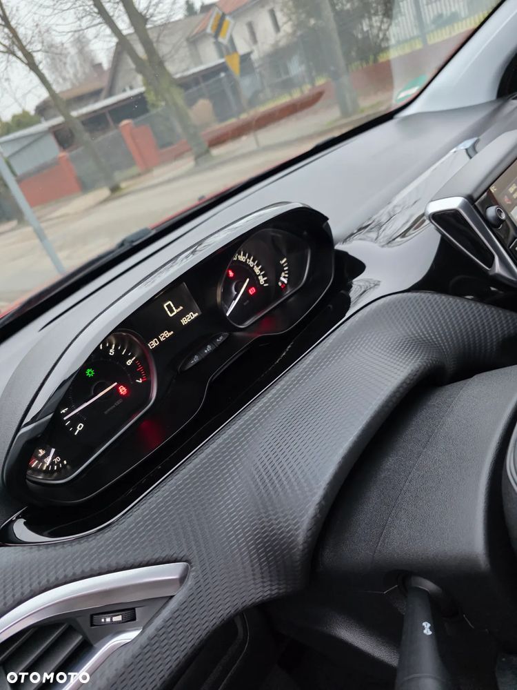 Peugeot 2008 PureTech 110 Style - 12