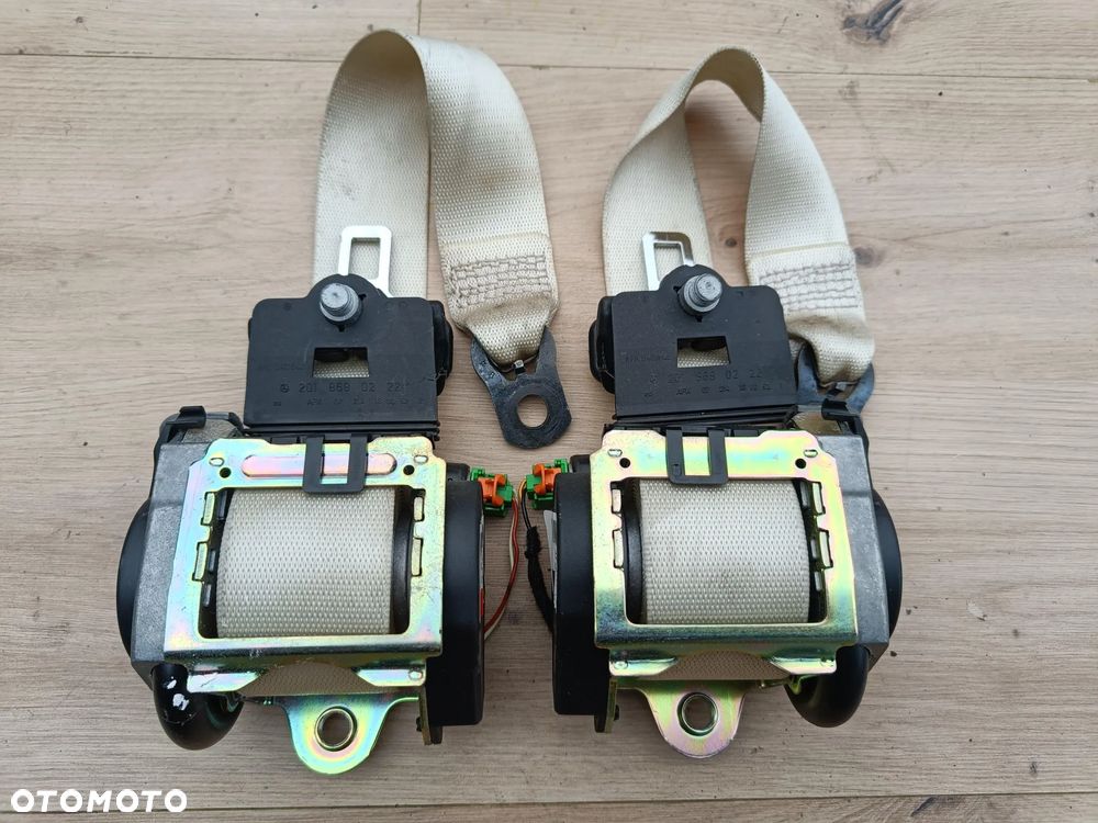 MERCEDES W211 KOMBI PAS TYLNY TYŁ LEWY PRAWY 2118600585 2118600685 BEŻOWY BANAN