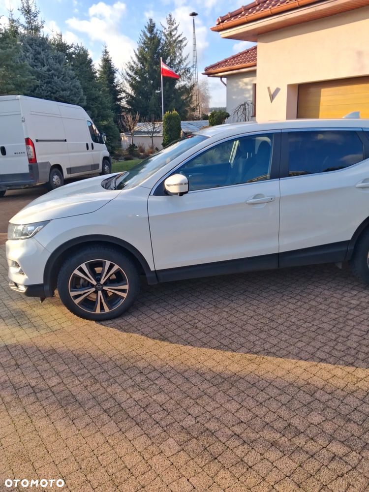 Nissan Qashqai 1.3 DIG-T N-WAY - 3