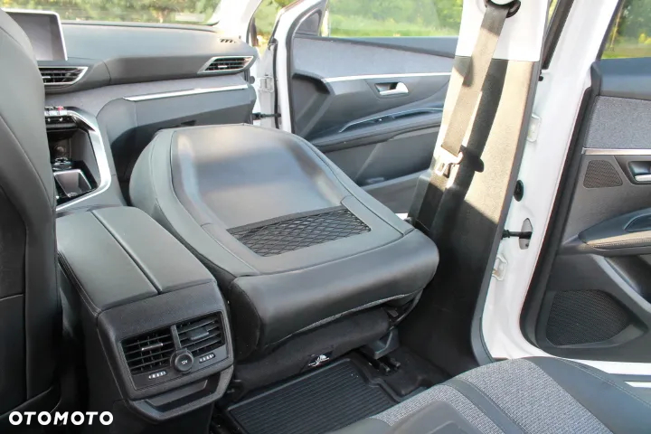 Peugeot 3008 1.2 PureTech GPF Allure S&S EAT8 - 14