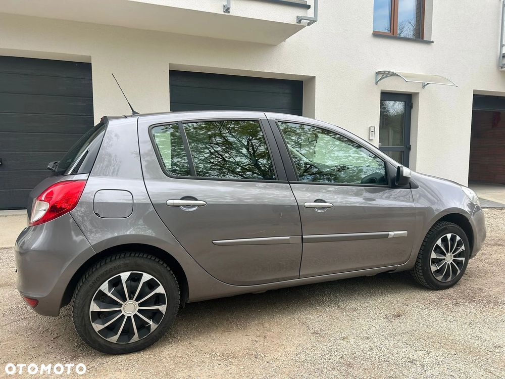 Renault Clio 1.2 16V Expression - 10