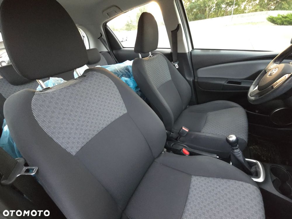 Toyota Yaris 1.33 Premium EU6 - 17