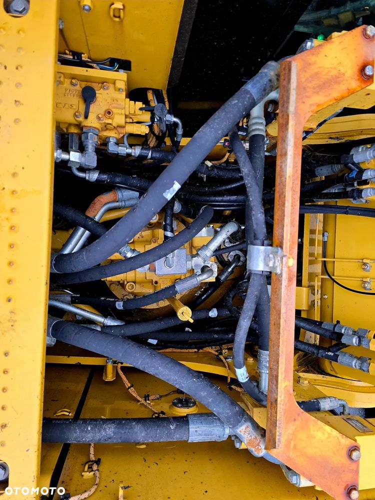 Caterpillar 320E - 15