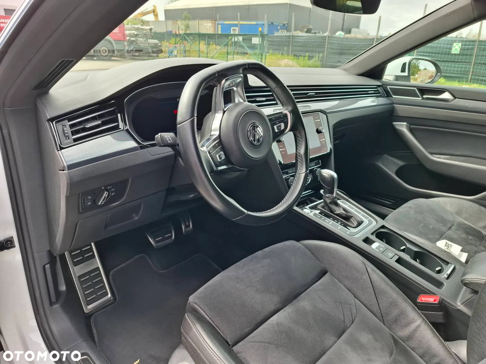 Volkswagen Arteon 2.0 TDI SCR R-Line DSG - 11