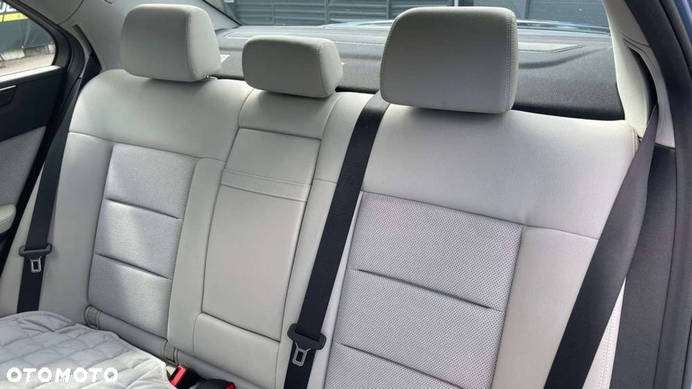 Mercedes-Benz Klasa E 350 CDI 4-Matic BlueEff Elegance - 24