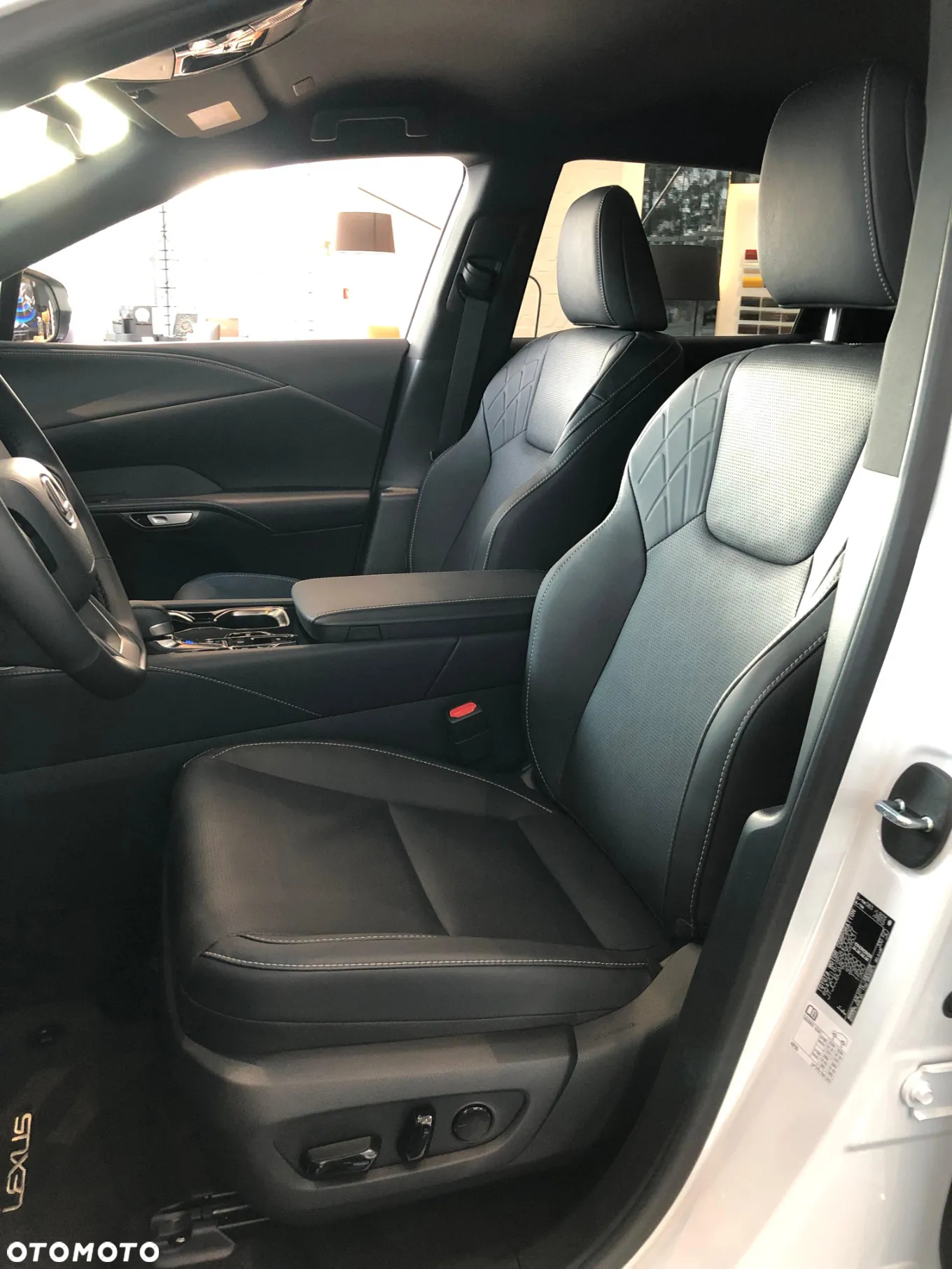 Lexus RX 350h F Sport Design - 9