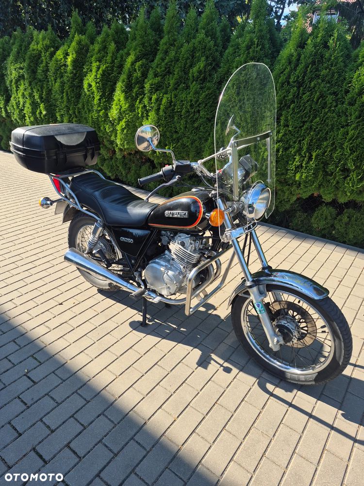 Suzuki GN