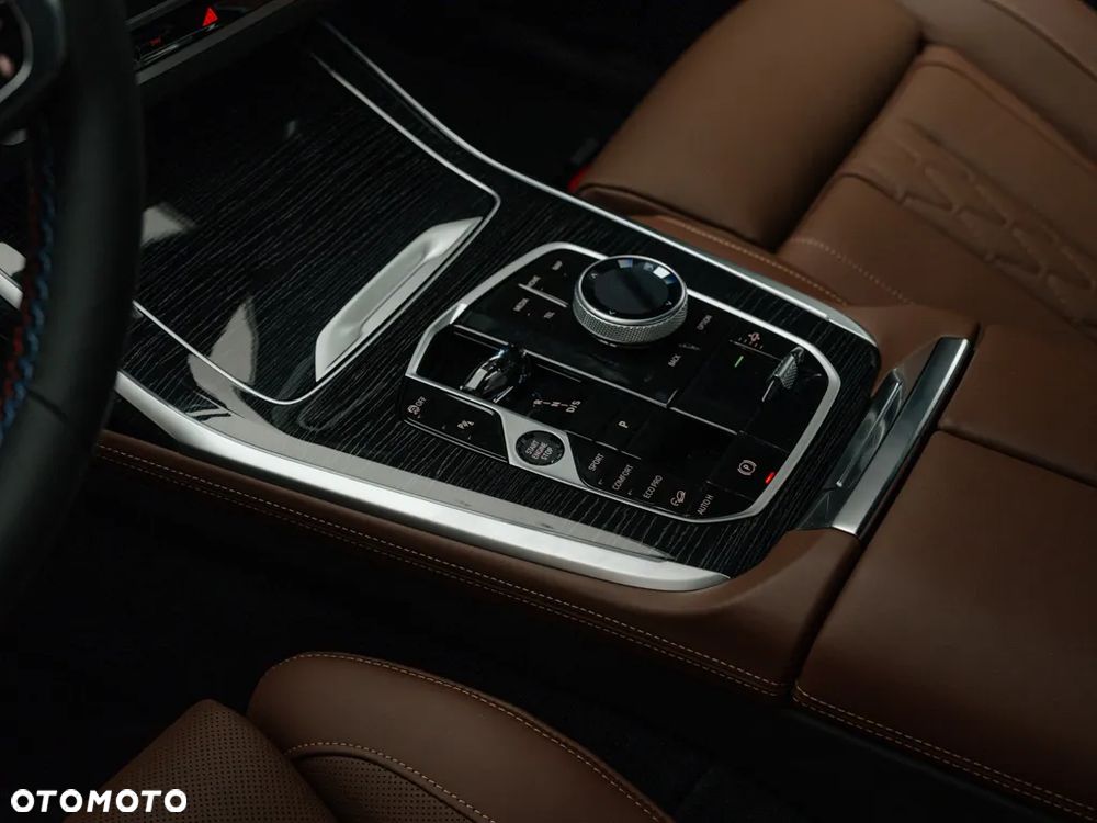 BMW X7 - 11