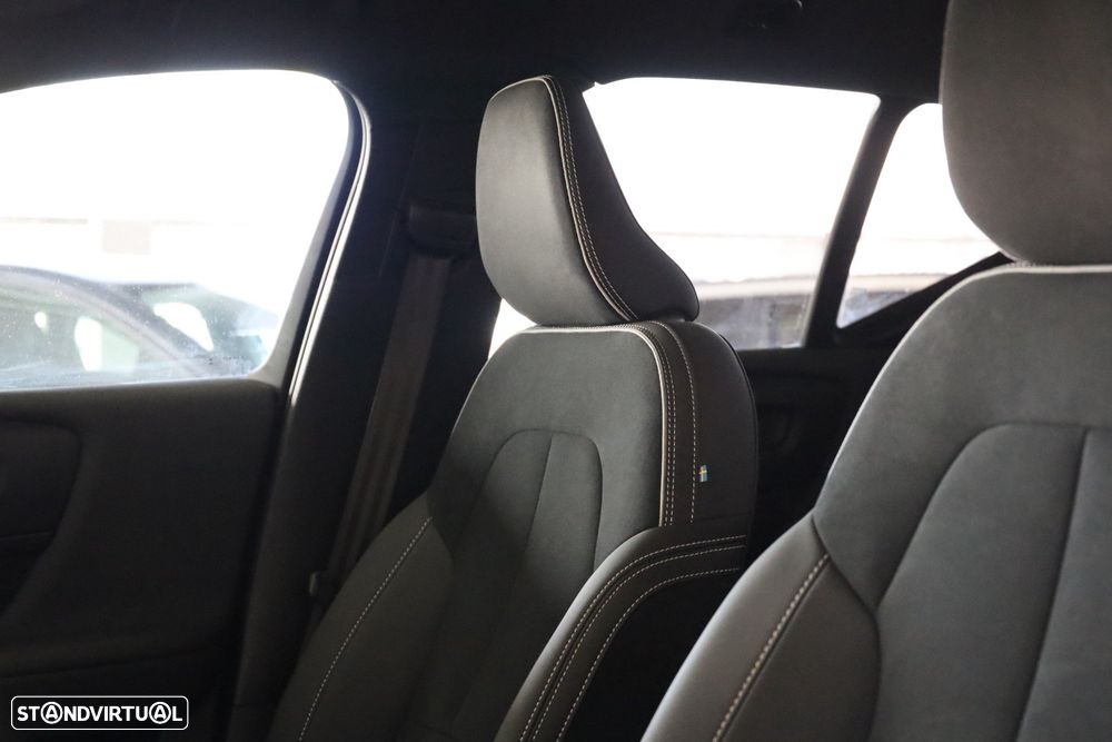 Volvo XC 40 2.0 B3 Plus Dark - 8