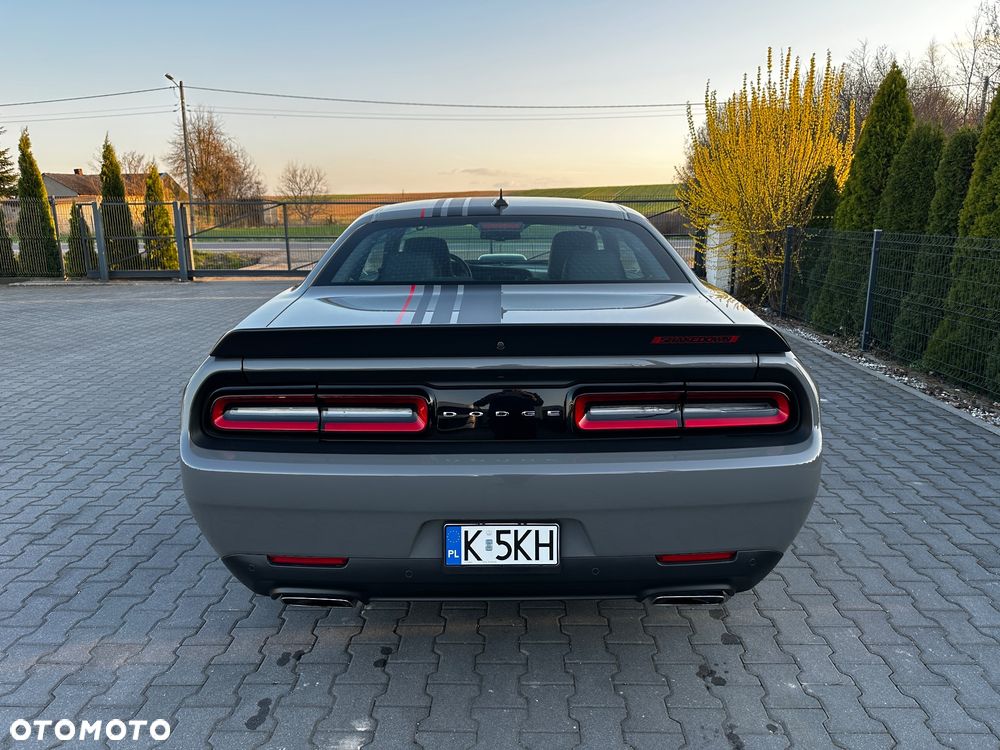 Dodge Challenger 6.4 Scat Pack - 4