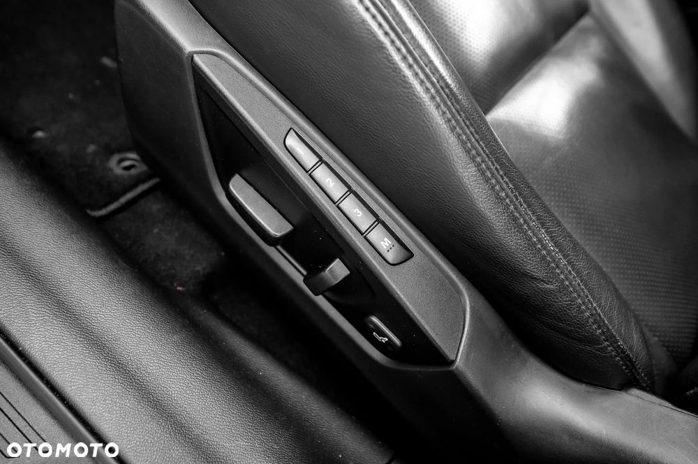 Suzuki Kizashi 2.4 Sport 4WD CVT - 25