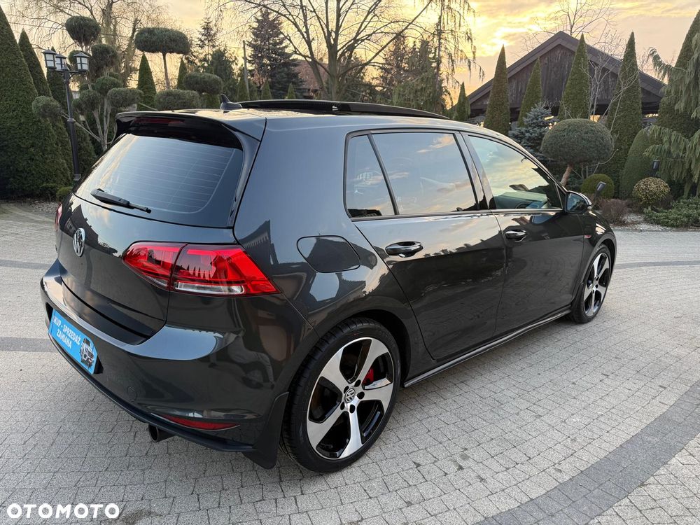 Volkswagen Golf GTI (BlueMotion Technology) DSG - 11