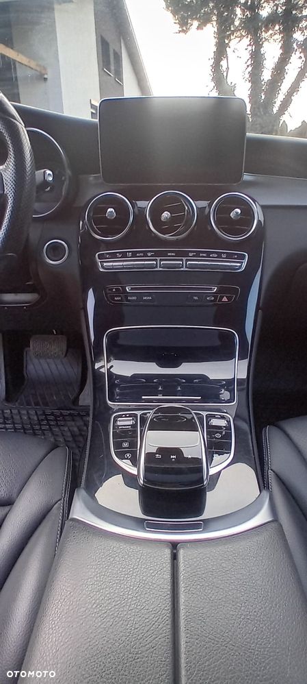 Mercedes-Benz GLC 300 4Matic 9G-TRONIC - 24