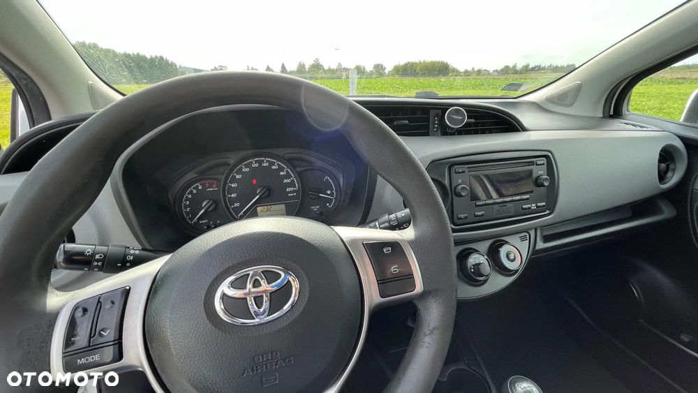 Toyota Yaris 1.5 Active - 10