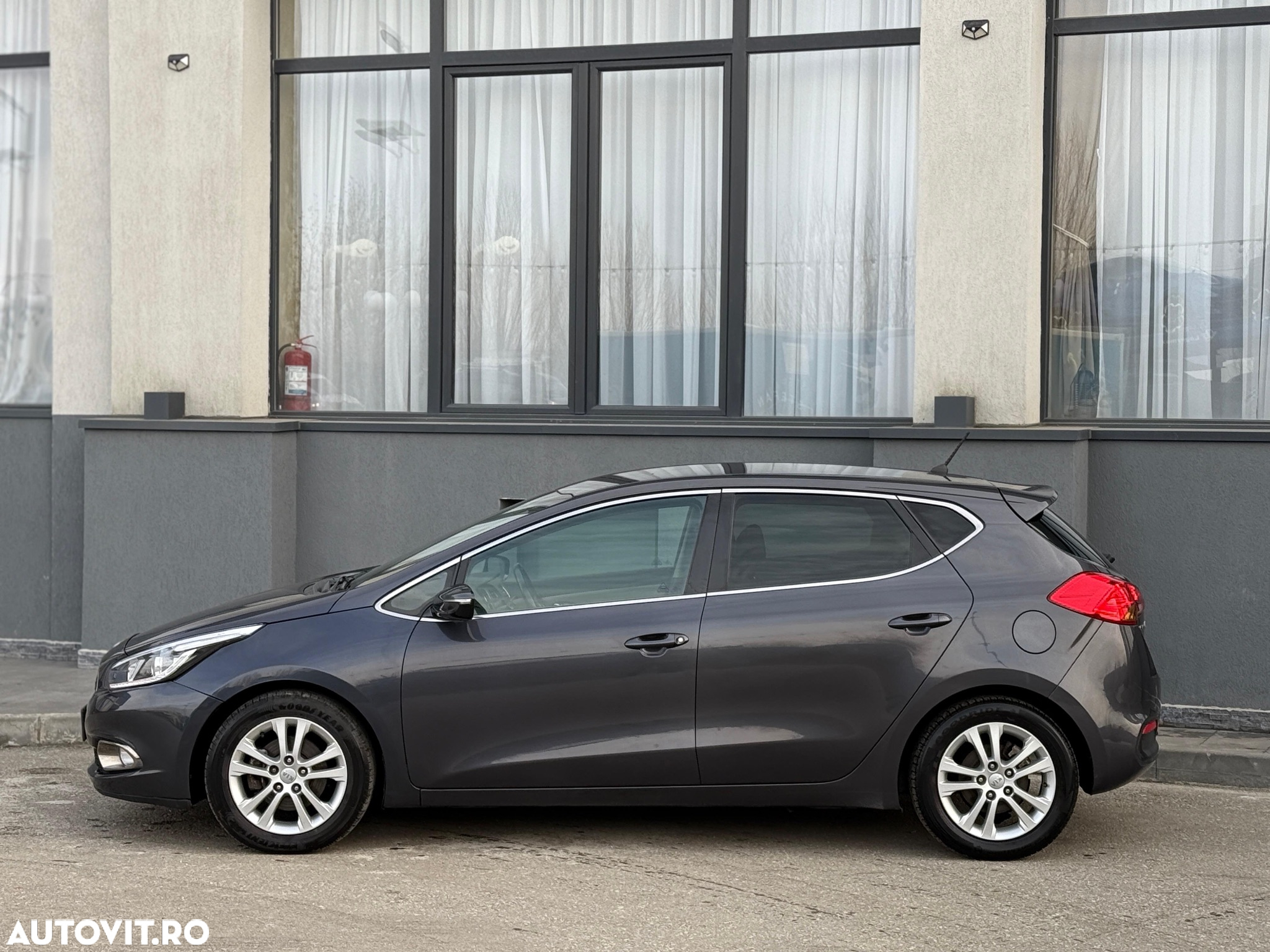 Kia Ceed - 10