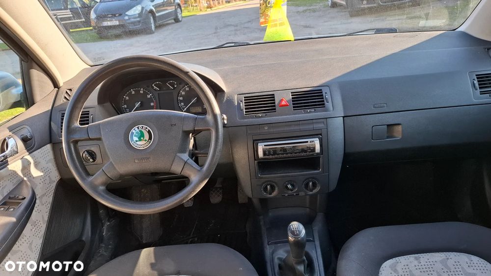 Skoda Fabia - 10