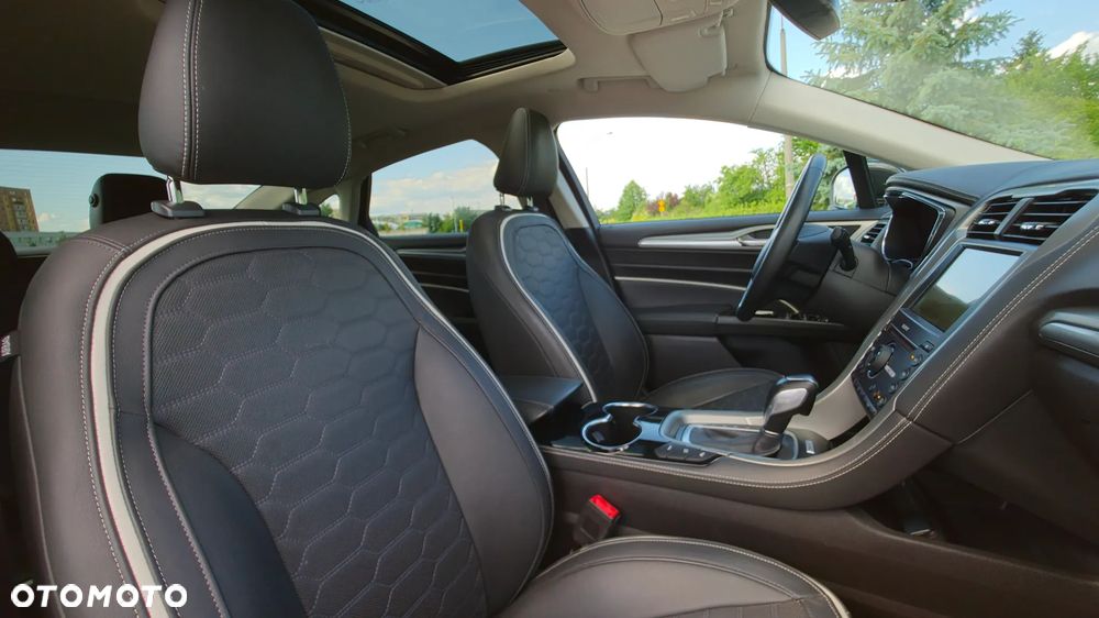 Ford Mondeo Vignale 2.0 Hybrid - 37