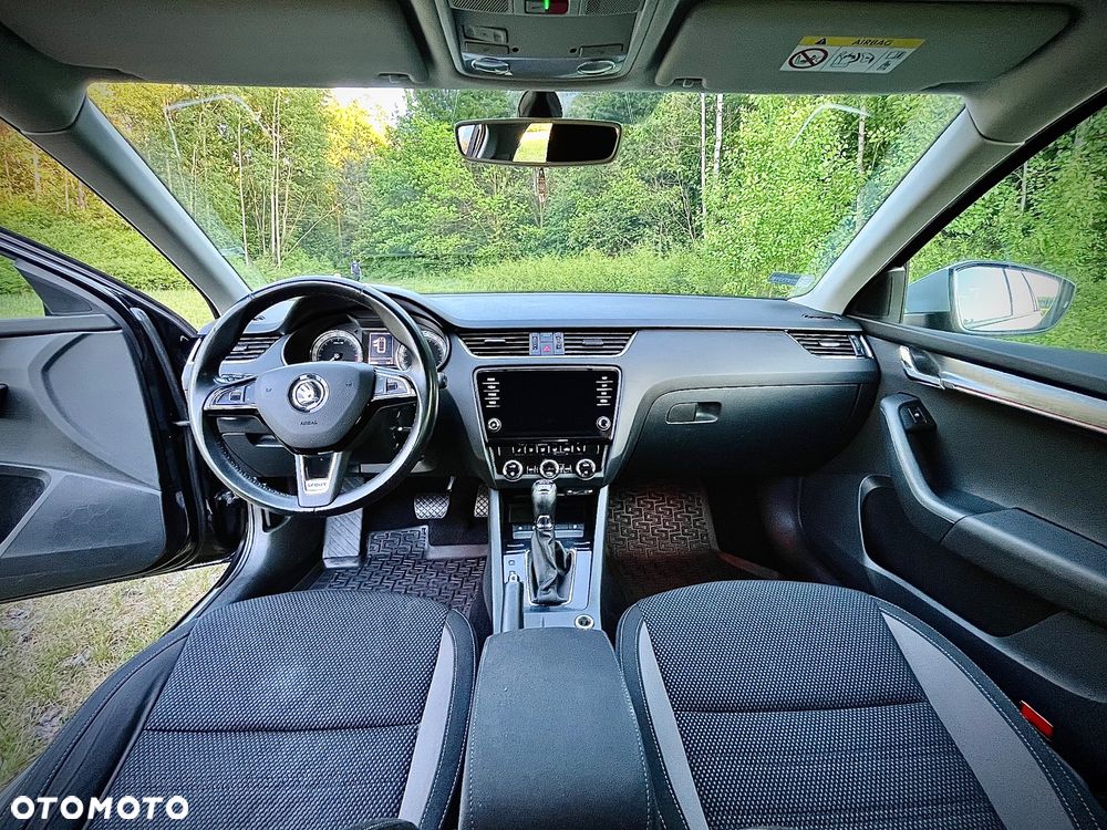 Skoda Octavia Scout 2.0 TDI 4x4 DSG - 8
