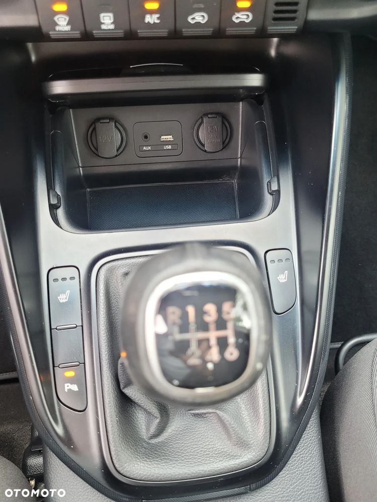 Kia Carens 1.7 CRDi 141 Dream Team Edition - 21