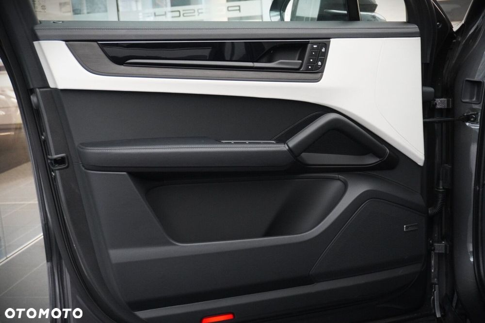 Porsche Cayenne - 10