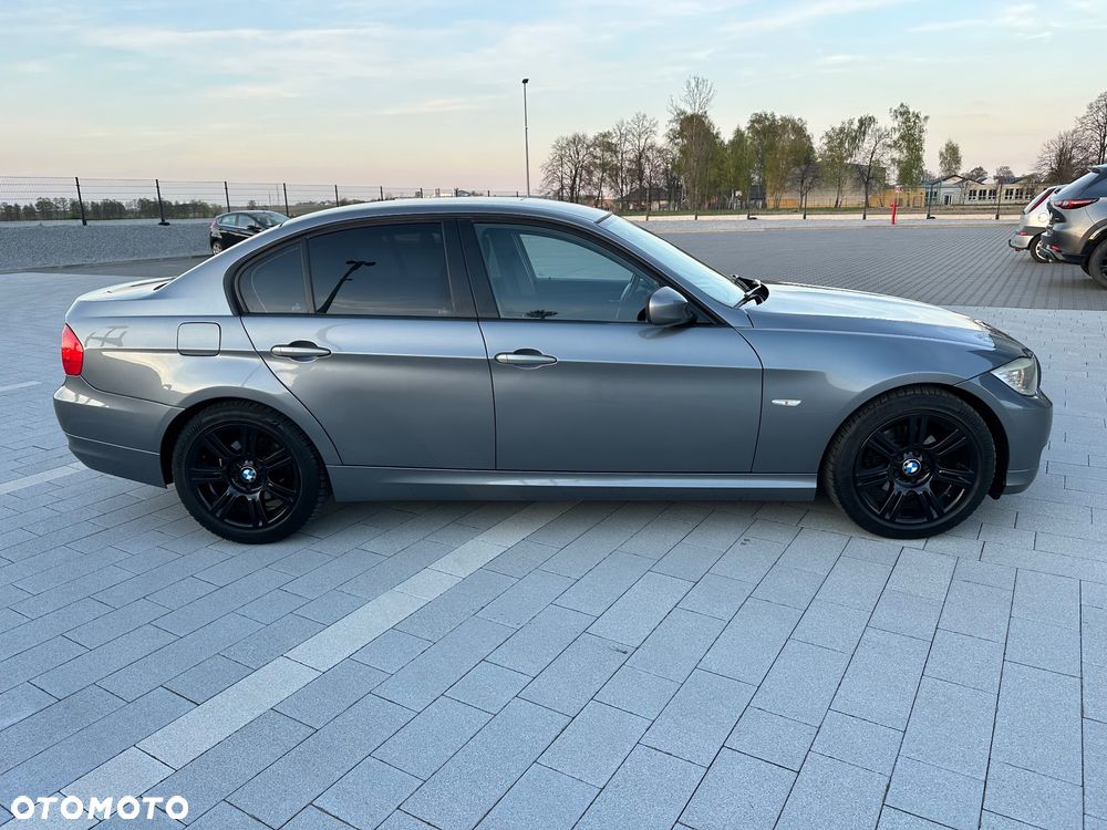 BMW Seria 3 320d DPF Edition Sport - 6