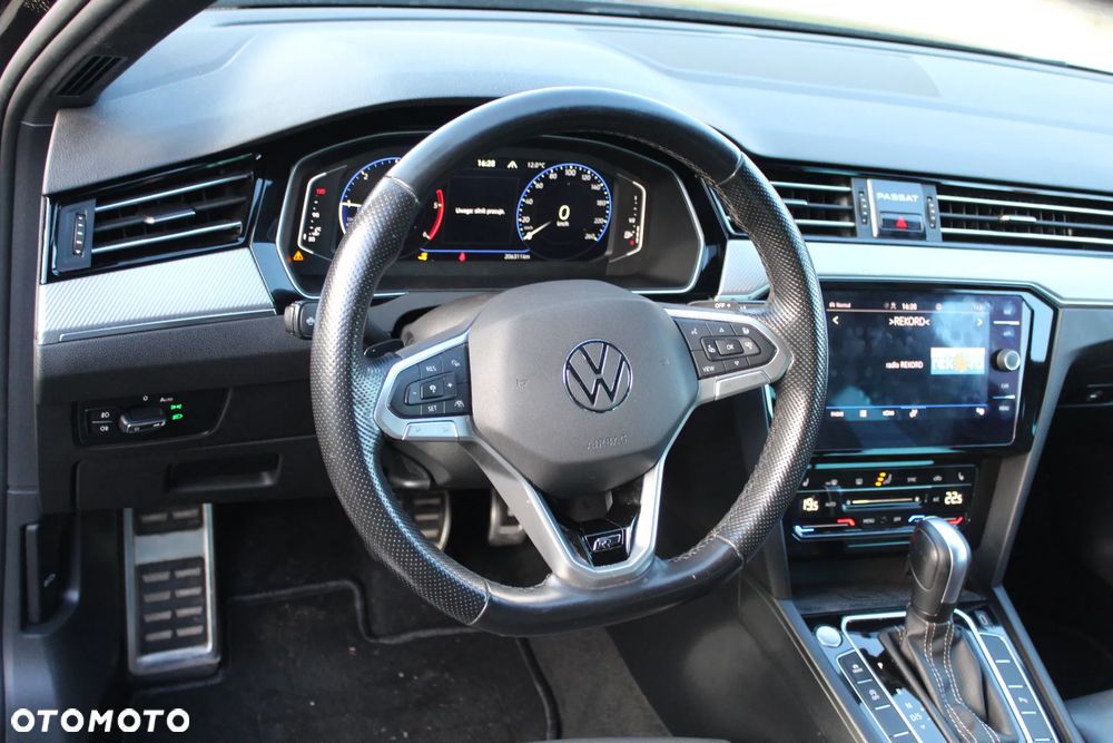 Volkswagen Passat 2.0 TDI SCR DSG 4Motion Business - 14