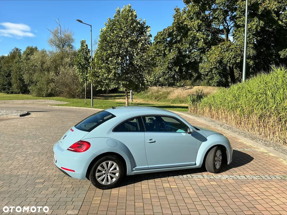 Volkswagen New Beetle - 2