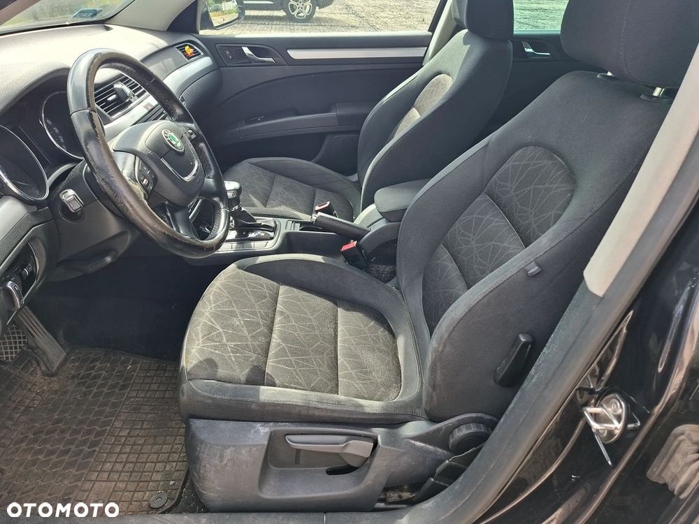 Skoda Superb 2.0 TDI DSG FAMILY - 9